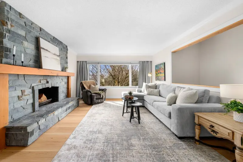 3300 MAHON AVENUE - photo 3 of 25