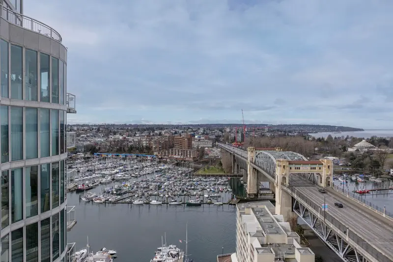 2005 1000 BEACH AVENUE - photo 4 of 25