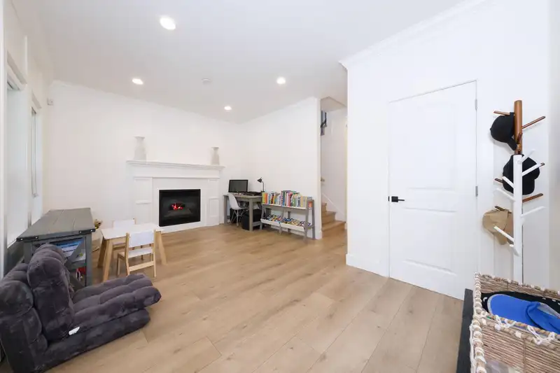 15022 60 AVENUE - photo 2 of 39