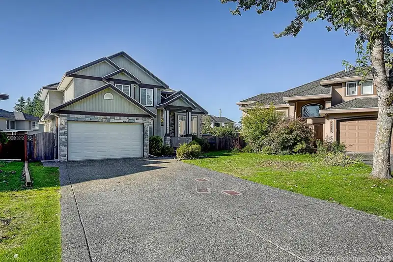 15648 83A AVENUE - photo 1 of 27