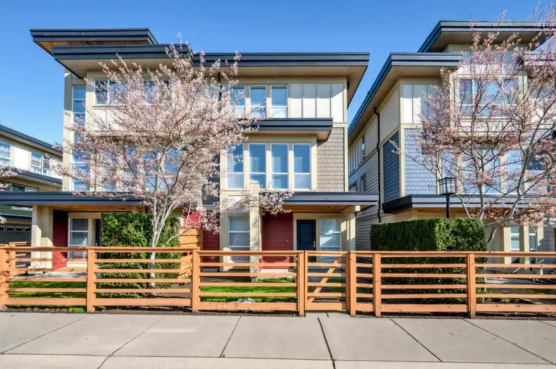 79 19477 72A AVENUE - photo 1 of 28