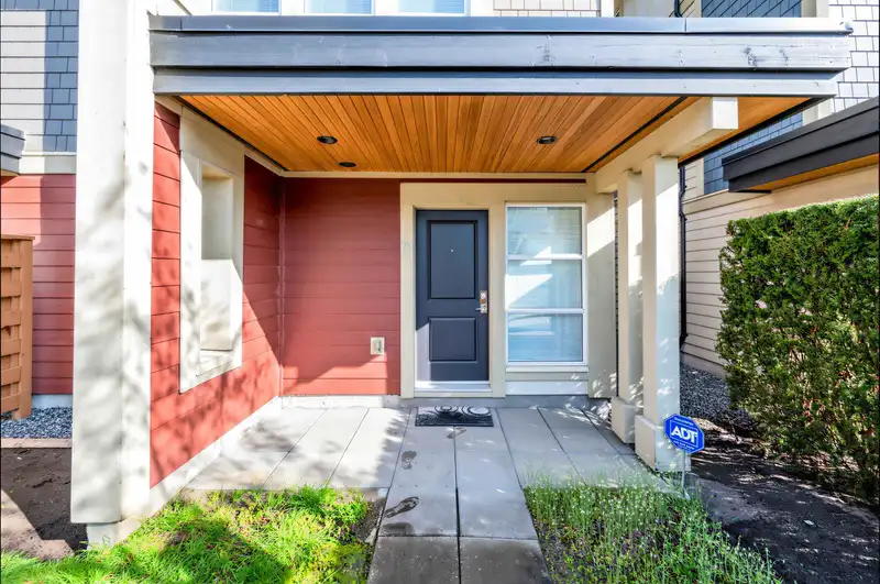 79 19477 72A AVENUE - photo 4 of 28
