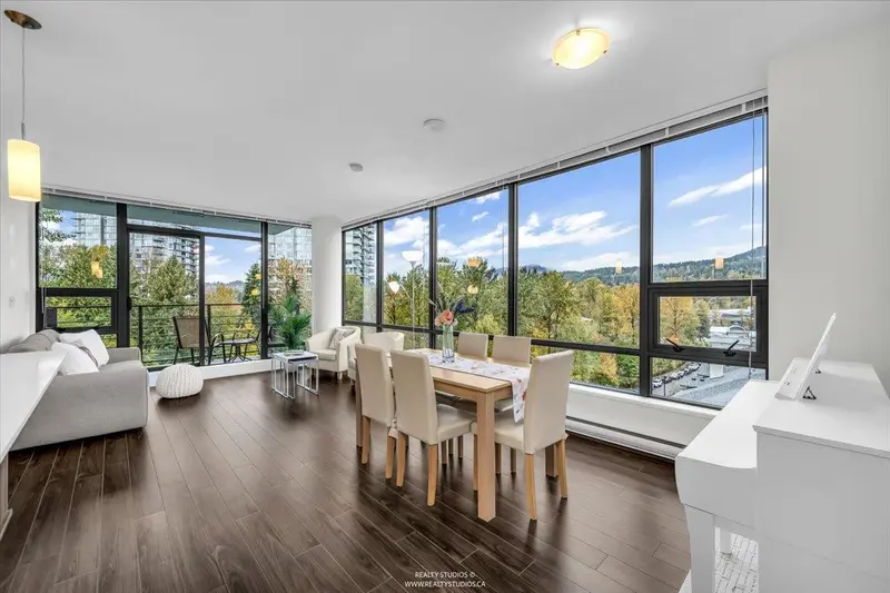 803 301 CAPILANO ROAD - photo 2 of 19