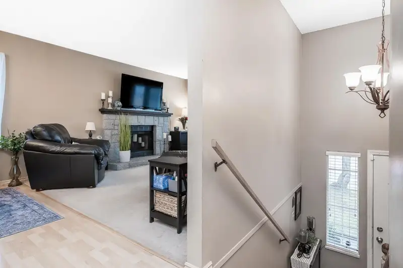 8062 138 STREET - photo 2 of 36