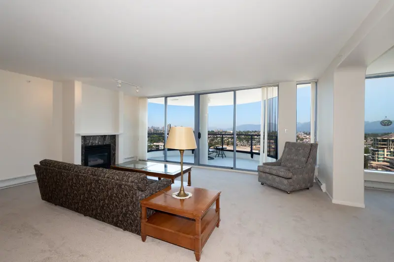 2301 719 PRINCESS STREET - photo 4 of 25