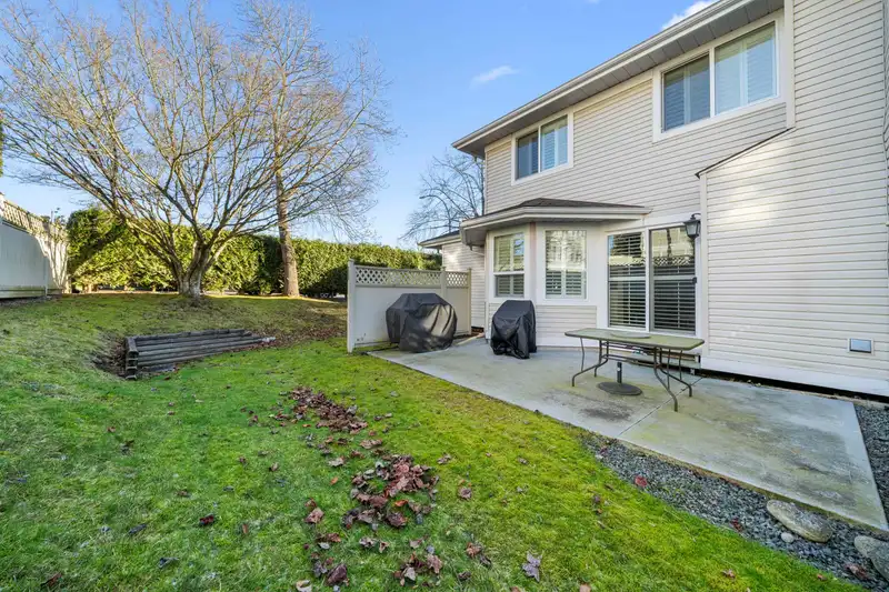 26 6489 121A STREET - photo 2 of 29