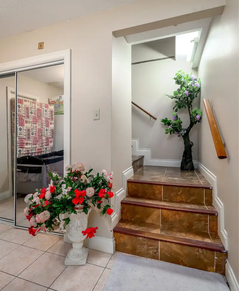 13025 96 AVENUE - photo 3 of 15