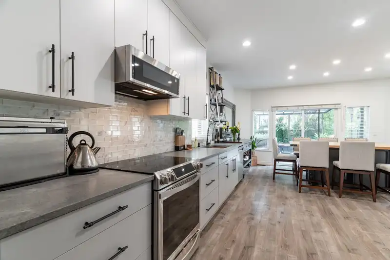 8 18868 69 AVENUE - photo 4 of 40