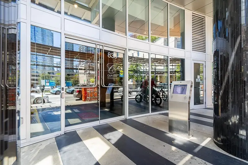 1104 833 SEYMOUR STREET - photo 2 of 21