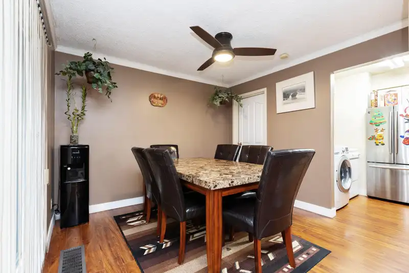 10520 HOLLY PARK LANE - photo 3 of 24