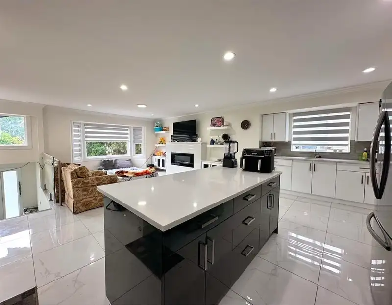 13017 64 AVENUE - photo 3 of 25