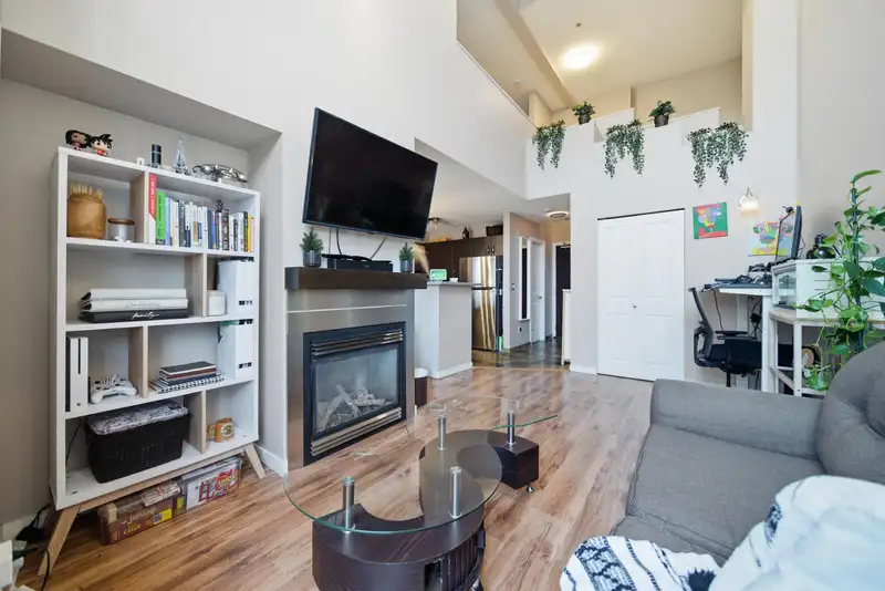 416 10866 CITY PARKWAY - photo 4 of 28