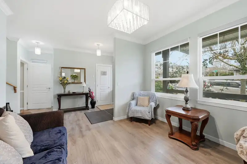 14858 56A AVENUE - photo 3 of 31