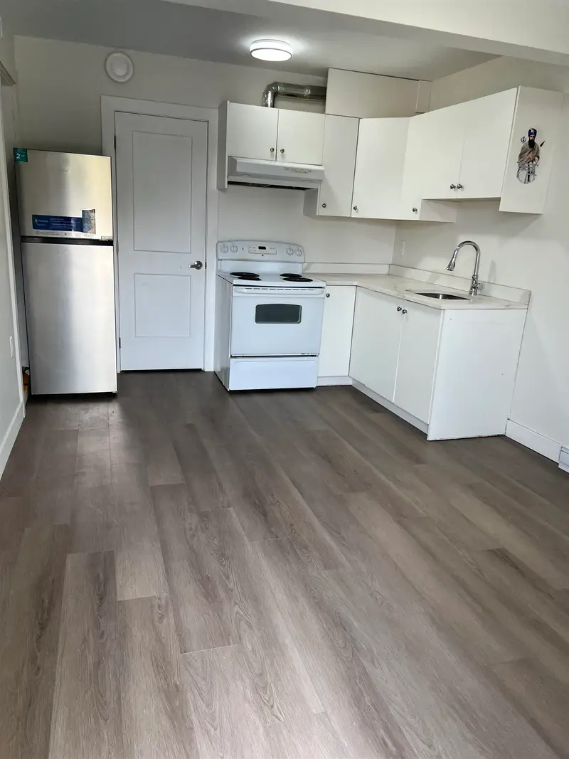 7662 125 STREET - photo 4 of 21