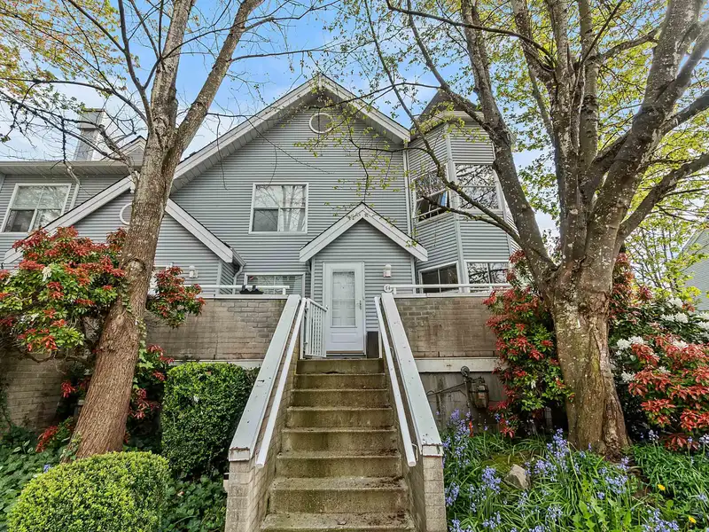 54 13706 74 AVENUE - photo 1 of 33