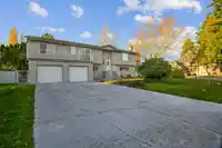 12987 62 AVENUE AVENUE - thumbnail 1