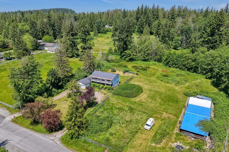 10022 ROLLEY CRESCENT - photo 3 of 25