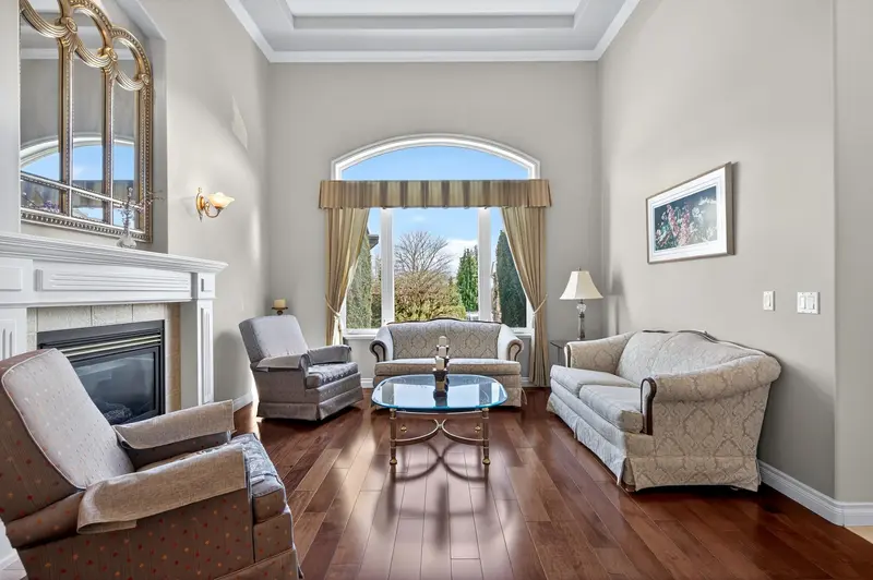 9493 163 STREET - photo 3 of 25