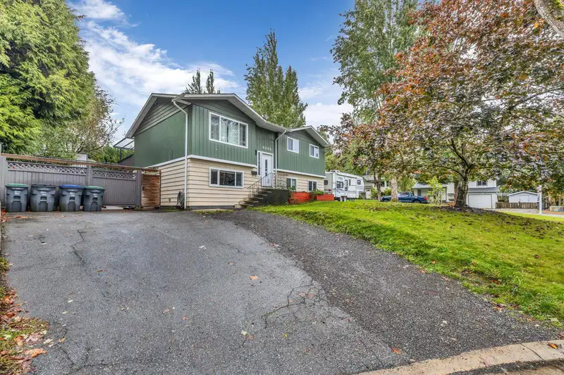 6346 183 STREET - photo 1 of 32