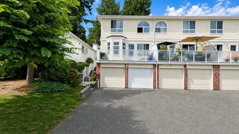 105 12233 92 AVENUE - photo 2 of 20