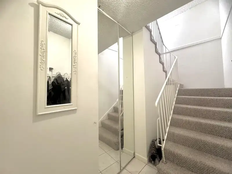 10589 HOLLY PARK LANE - photo 2 of 10