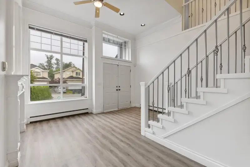 15939 91A AVENUE - photo 2 of 40