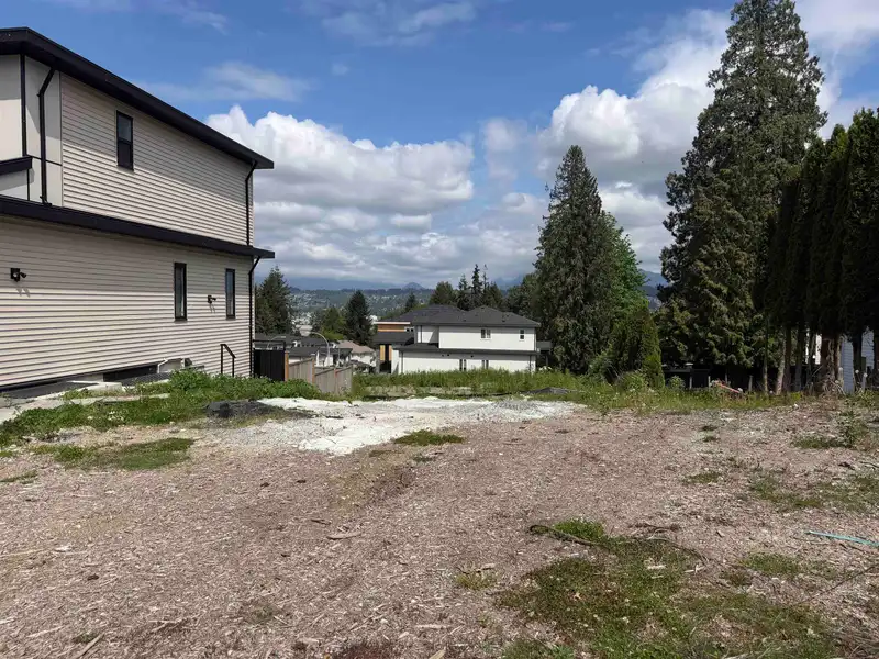 13875 114 AVENUE - photo 3 of 4
