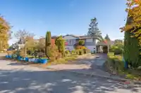 7510 HURDLE CRESCENT - thumbnail 2