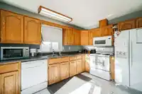 17184 63 AVENUE - thumbnail 8