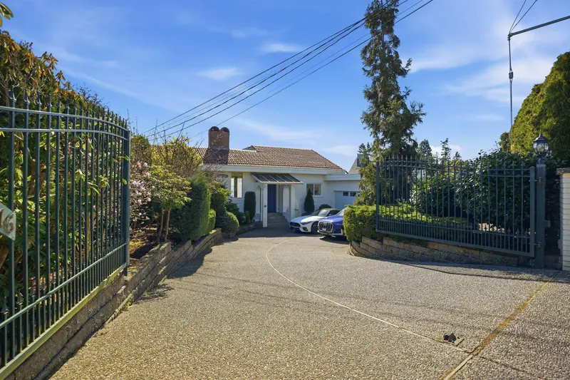 13576 13A AVENUE - photo 3 of 25