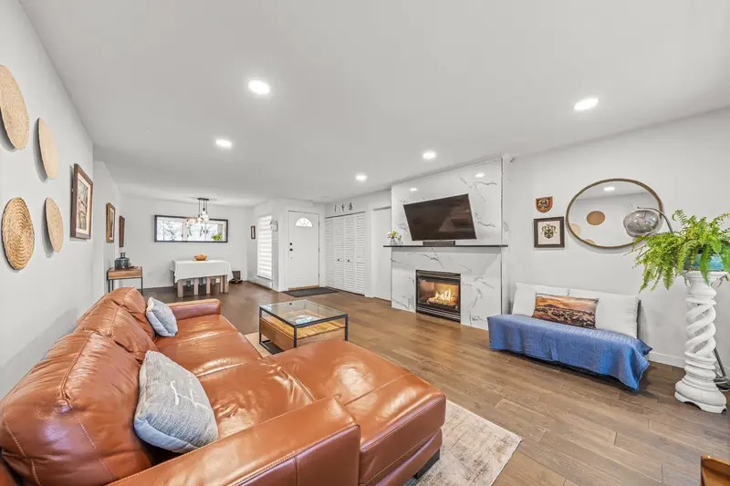 203 2733 ATLIN PLACE - photo 4 of 25