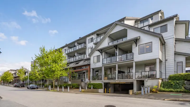 312 6233 LONDON ROAD - photo 2 of 25