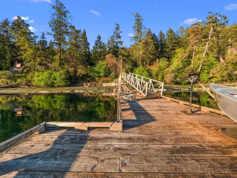 3045 MONTAGUE ROAD - photo 4 of 18