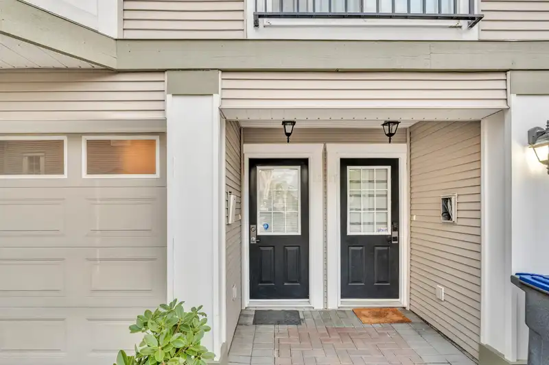 38 9559 130A AVENUE - photo 3 of 31