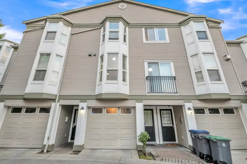 38 9559 130A AVENUE - photo 4 of 31