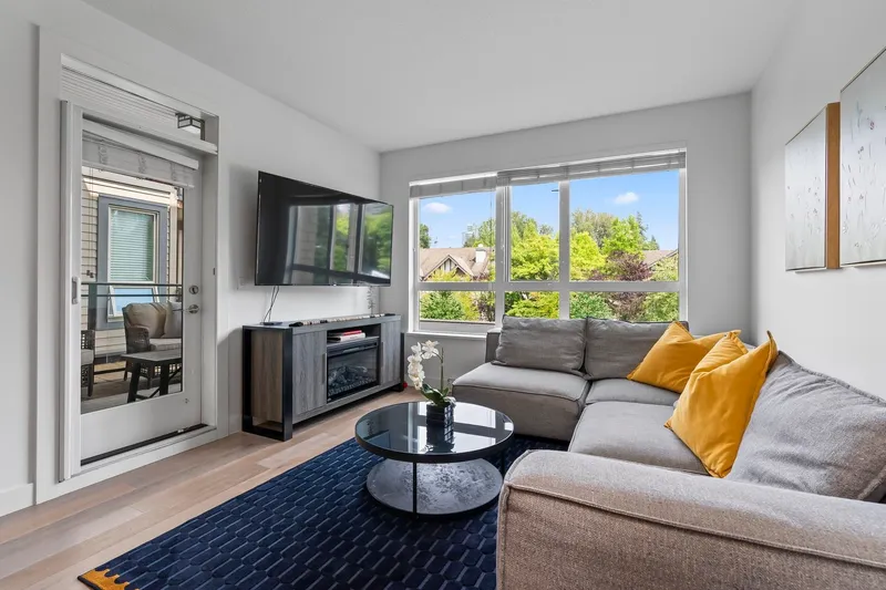 416 3399 NOEL DRIVE - photo 3 of 24