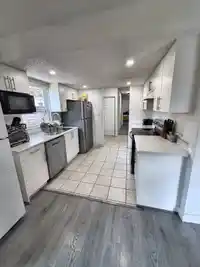 101 7131 133A STREET - thumbnail 5