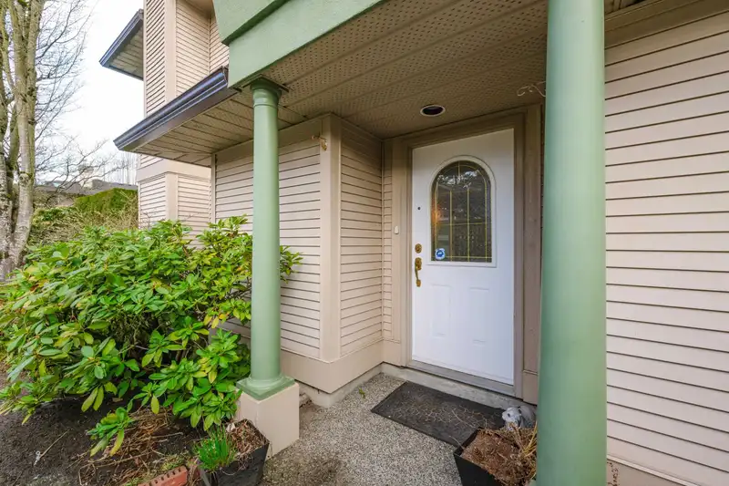 242 13888 70 AVENUE - photo 2 of 39