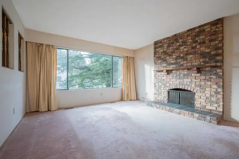14273 MELROSE DRIVE - photo 4 of 36