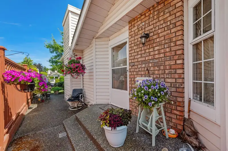 2 9163 FLEETWOOD WAY - photo 4 of 24