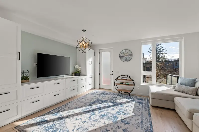 33 528 E 2ND STREET - photo 3 of 25