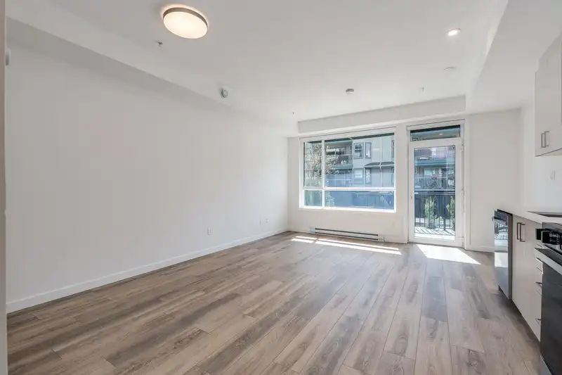 E103 13858 108 AVENUE - photo 4 of 24