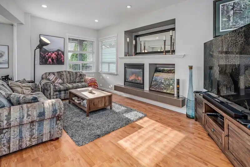 19141 68 AVENUE - photo 2 of 35