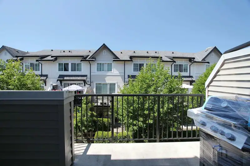 136 2450 161A STREET - photo 4 of 6