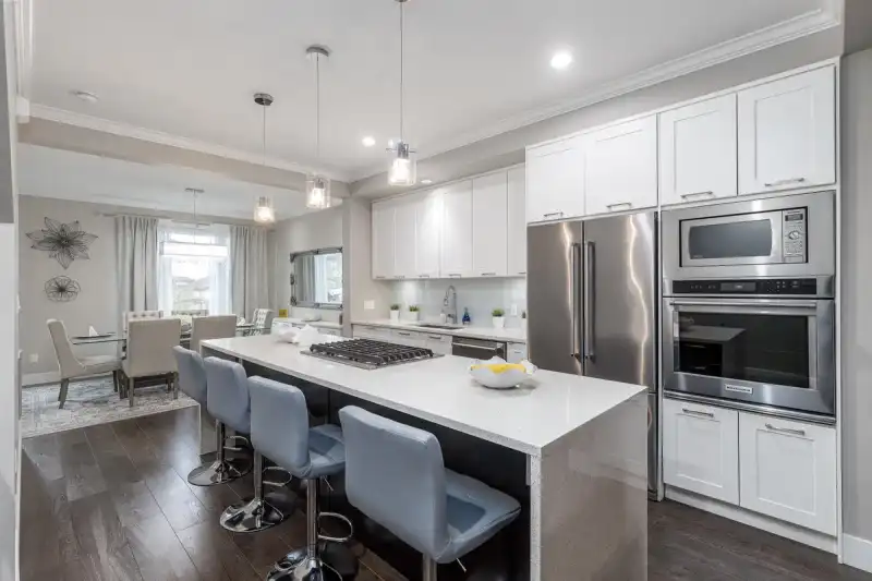 3 16488 64 AVENUE - photo 1 of 40