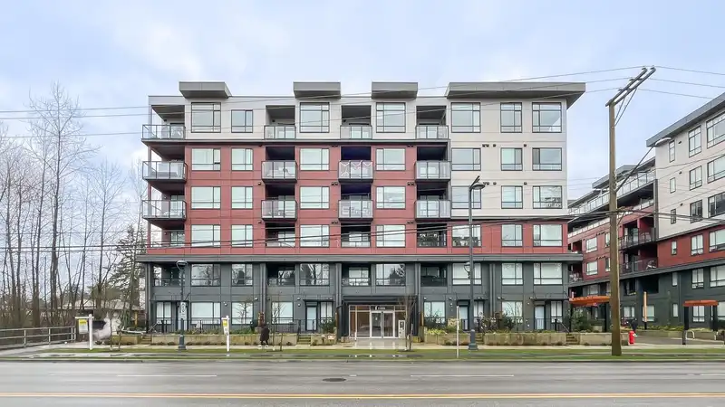 E301 13858 108 AVENUE - photo 2 of 24