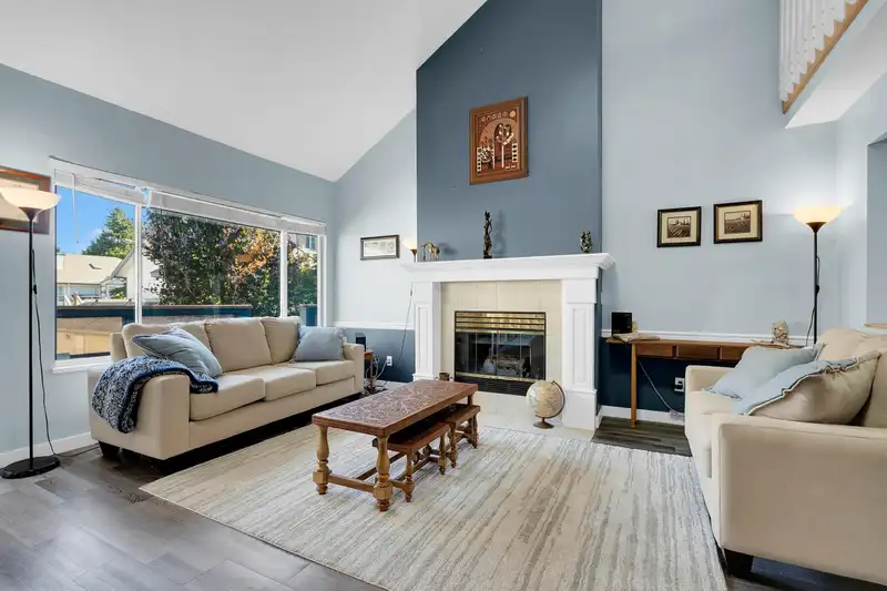 213 7837 120A ST STREET - photo 4 of 25