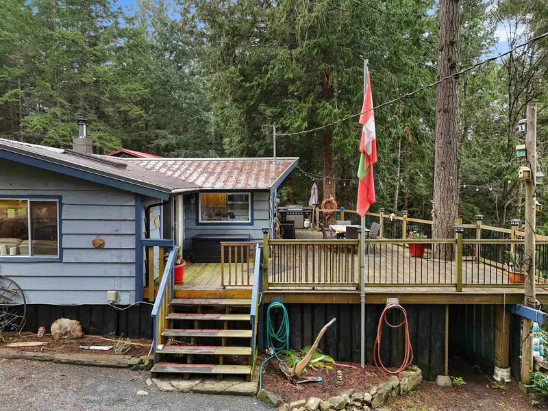 493 ABBOTT ROAD - photo 2 of 25