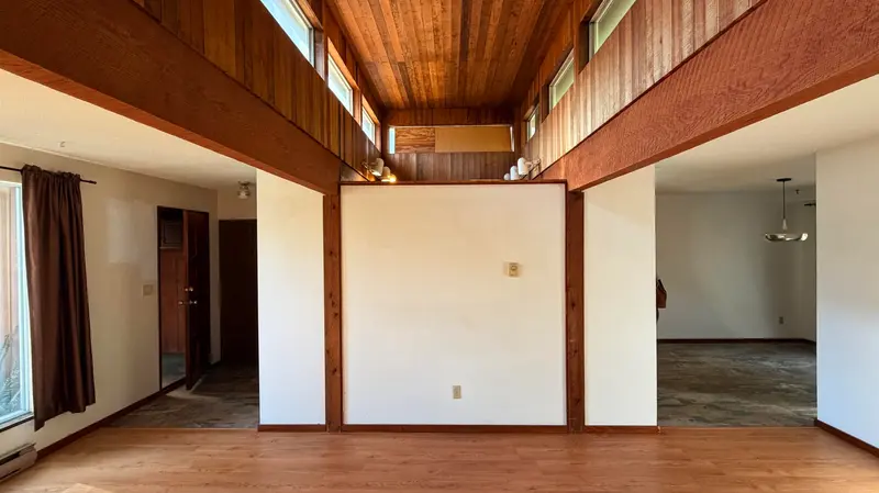 1112 SUNNYSIDE ROAD - photo 4 of 12