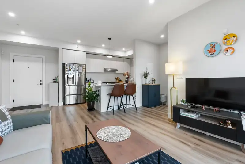 506 6285 KING GEORGE BOULEVARD - photo 4 of 30